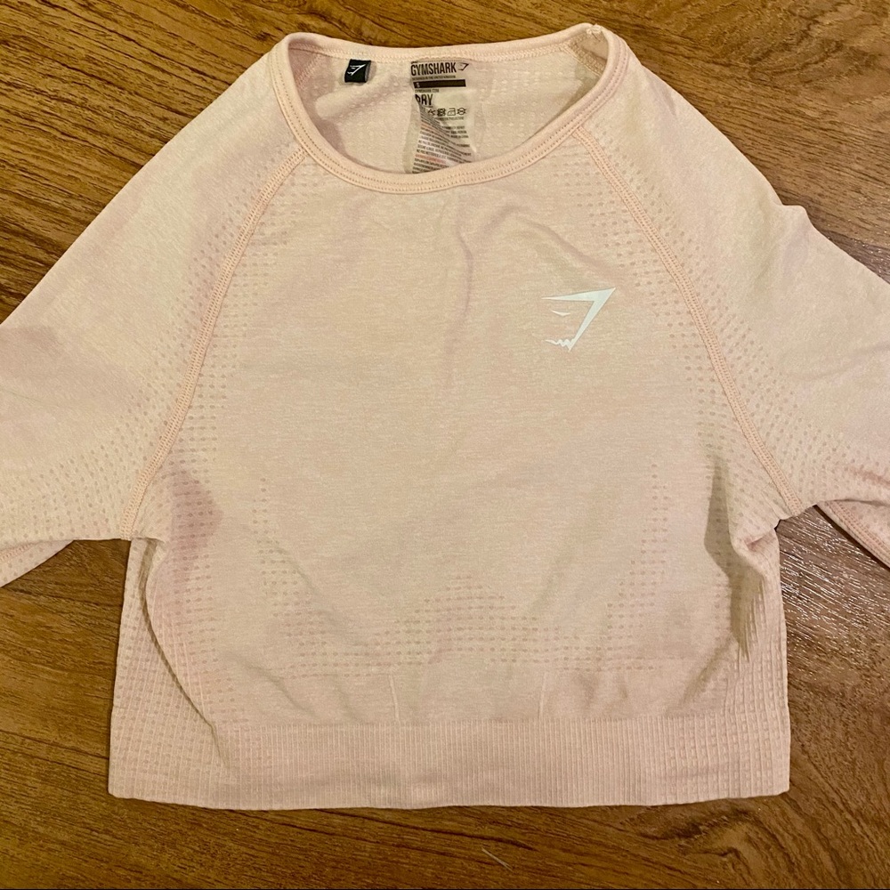 Gym shark pink cropped top